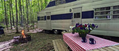 تناول الطعام بالخارج