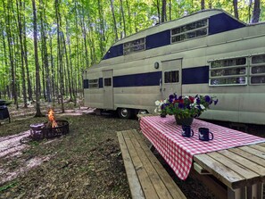 屋外ダイニングエリア