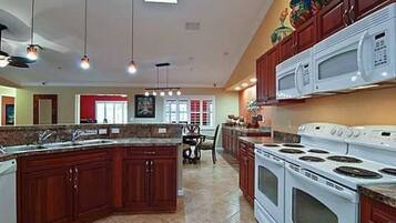 House | Private kitchen | Full-size fridge, microwave, oven, stovetop