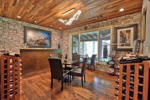 Interior - Fall Creek Vineyards Chardonnay Room (Driftwood)
