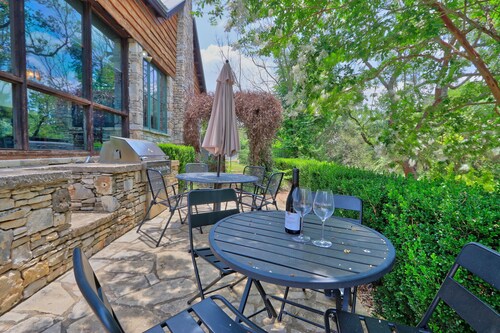 Fall Creek Vineyards Chardonnay Room