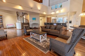 Flat-screen TV, fireplace - Big Hilltop Home with Gorgeous Lake Views & Beach Access (Michigan City)