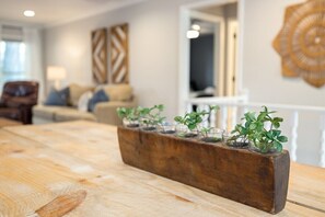 Interior - Waters Edge- Direct Lake Access (Bella Vista)