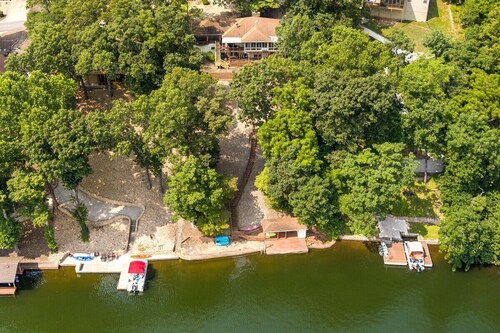 Waters Edge- Direct Lake Access