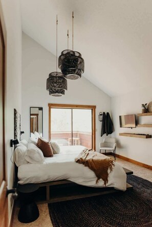 2 bedrooms, desk, iron/ironing board, travel crib - Prime Location | Luxurious condo | .4mi to Main St (Breckenridge)