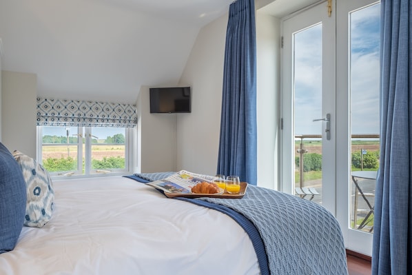 3 bedrooms, iron/ironing board, Internet, bed sheets