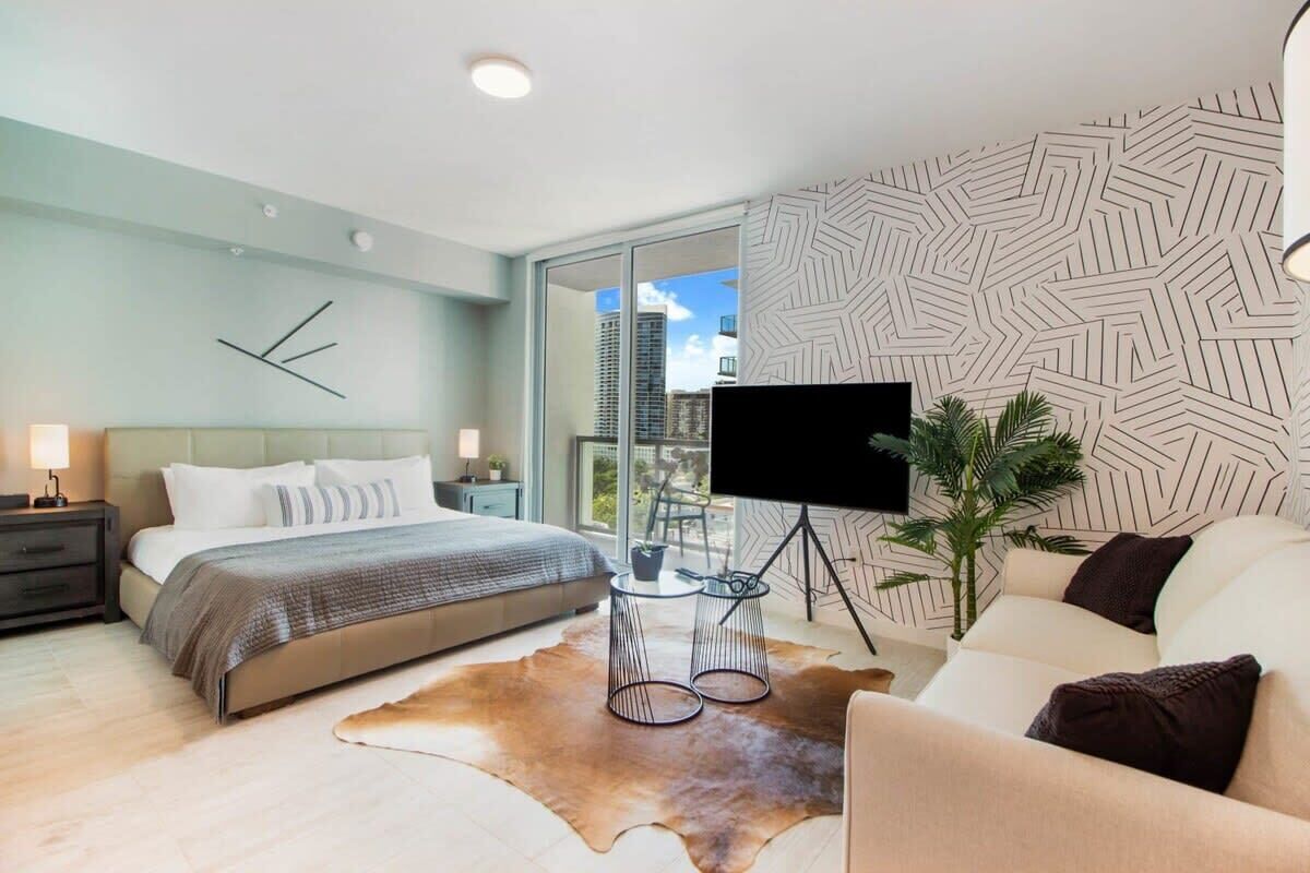 Bay & Pool Views Beautiful Studio-Miami Design Dst