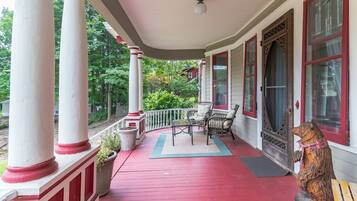 Cottage, 4 Bedrooms | Balcony