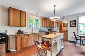 Cottage, 4 Bedrooms | 4 bedrooms, laptop workspace, iron/ironing board, free WiFi - Spacious Victorian Home With Mountain Views And Lots Of Fun Extras!! 5 Bedroom Farmhouse by RedAwning (Napanoch)