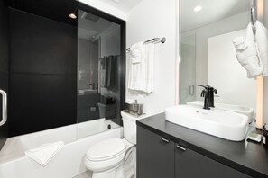 Towels, soap, shampoo, toilet paper - DOWNTOWN MODERN CREEKSIDE (Telluride)