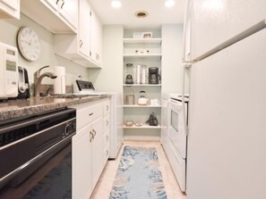 Fridge, microwave, stovetop, dishwasher