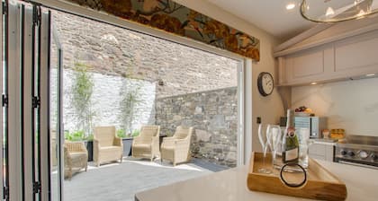 Mulberry Cottage - Zwei Schlafzimmer Haus, Schläft 4