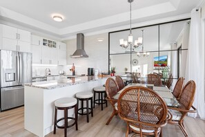 Dining - Our Place At The Beach 2 BR very spacious Condo with Large Pool (Ocean City)
