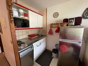 Frigorifero, microonde, forno, lavastoviglie