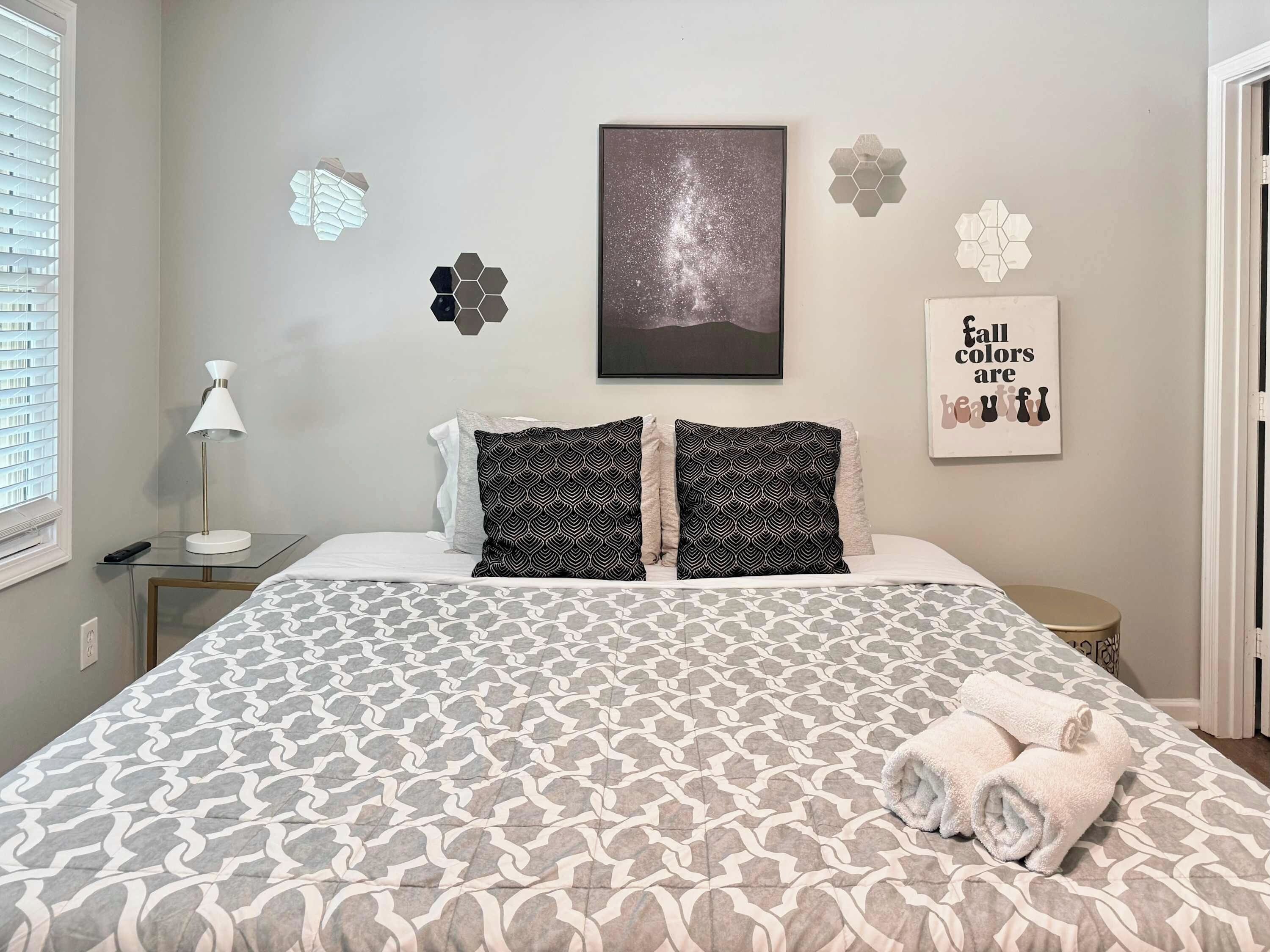 2 Schlafzimmer, Schreibtisch, Bügeleisen/Bügelbrett, WLAN