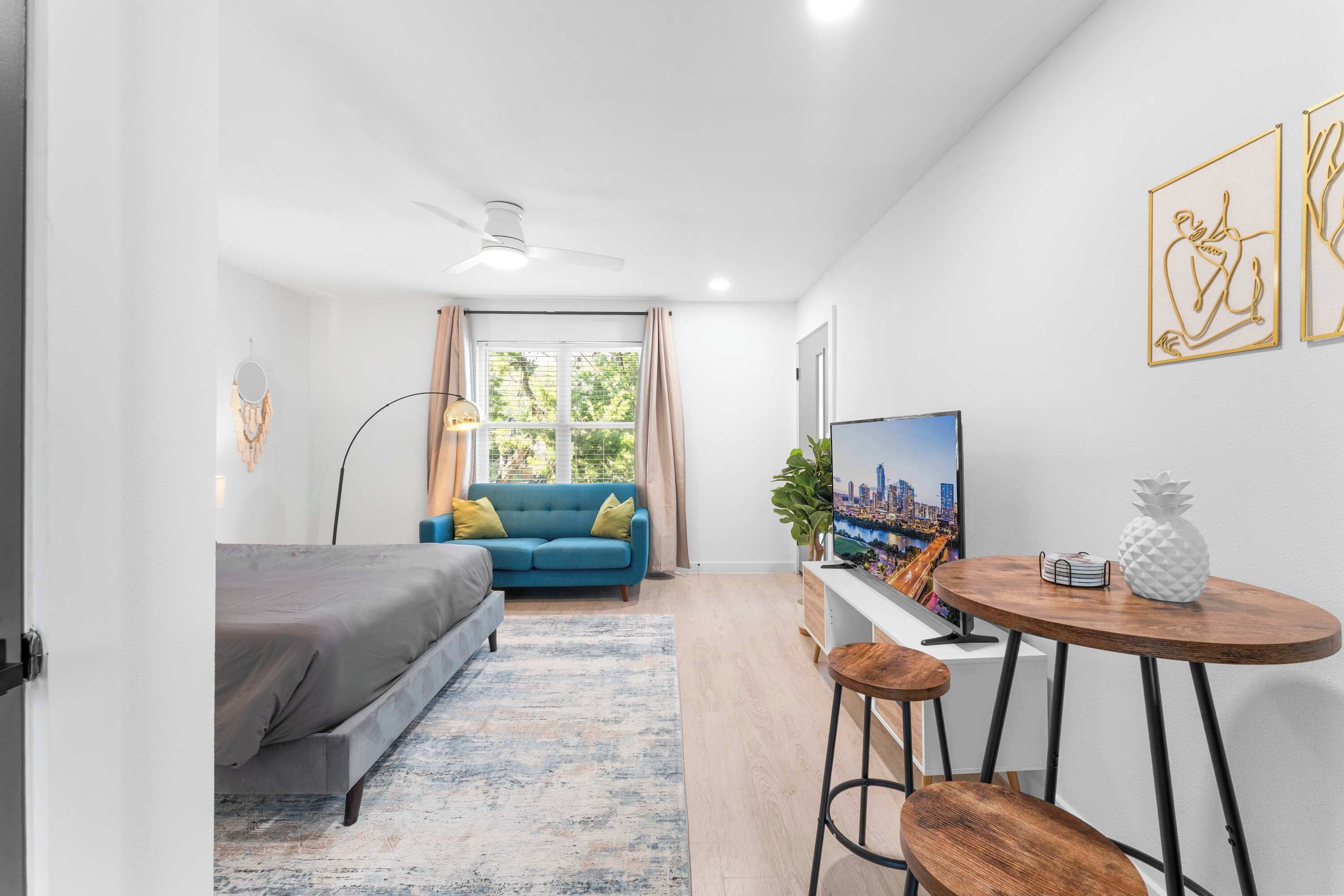 1 bedroom, desk, iron/ironing board, WiFi