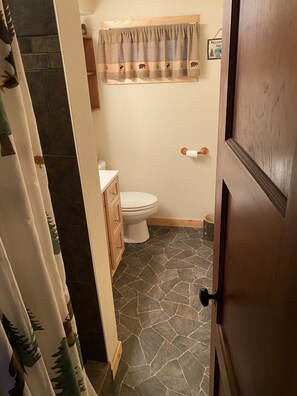 Bruser, håndklæder, Sæbe, Toiletpapir