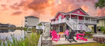 Flamingo Chalet: Newly Remodeled with Fire Pit