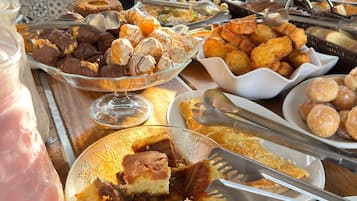 Free daily buffet breakfast