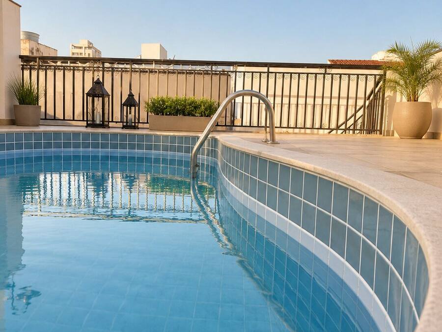 Indoor pool, pool loungers