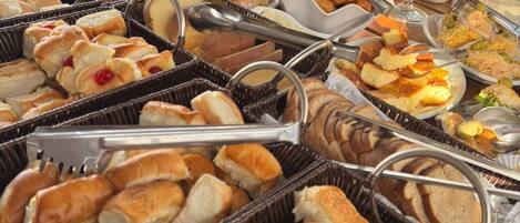 Free daily buffet breakfast