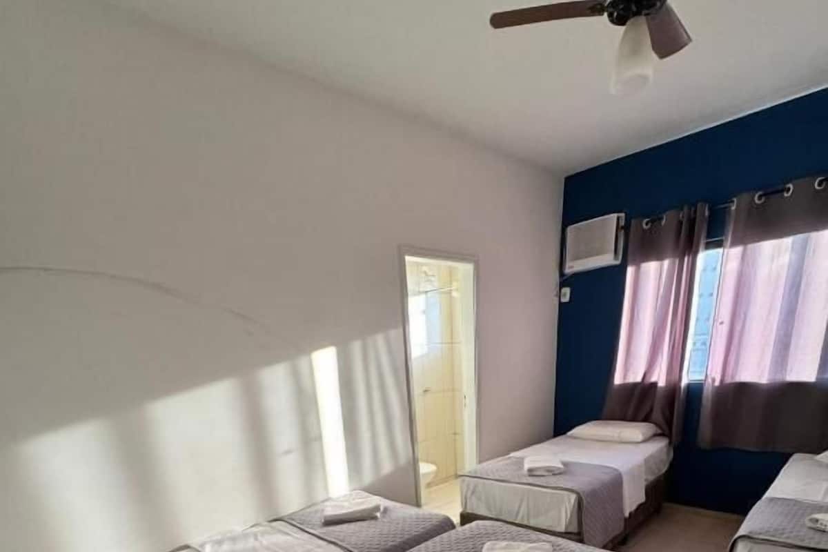 Habitación cuádruple estándar | Ropa de cama hipoalergénica, wifi gratis, ropa de cama