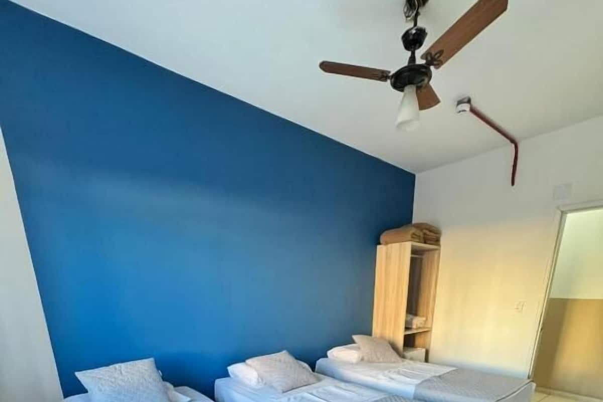 Habitación triple estándar | Ropa de cama hipoalergénica, wifi gratis, ropa de cama