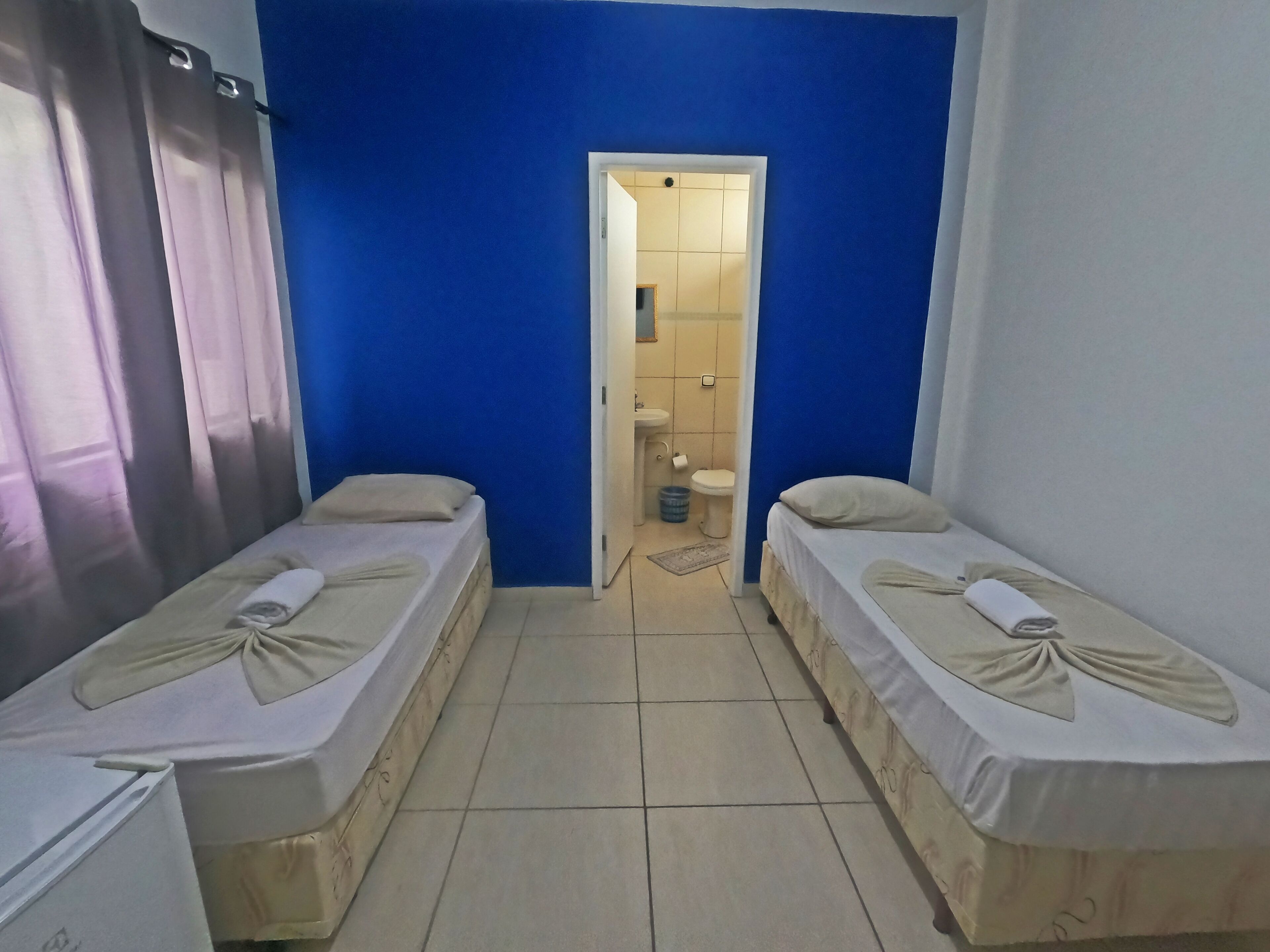 Hypo-allergenic bedding, free WiFi, bed sheets