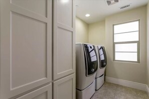 Interior - 7 Years New,4B/3.5B house (Milpitas)