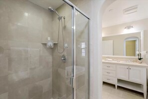 Bathtub, hair dryer, bidet, towels