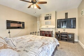 3 bedrooms, free WiFi - Location, is the key for this 3 bedroom! (Hartford)