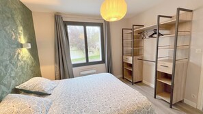 4 camere, ferro/asse da stiro, culla da viaggio, Wi-Fi gratuito