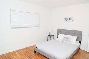 2 bedrooms, desk, iron/ironing board, free WiFi