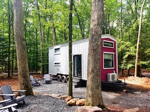 Mr. Plum | Premium bedding, individually decorated, individually furnished