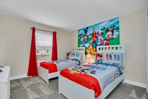 4 chambres, fer et planche à repasser, Wi-Fi, draps fournis