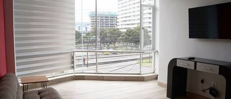 Smart TV, ping pong, books, video library