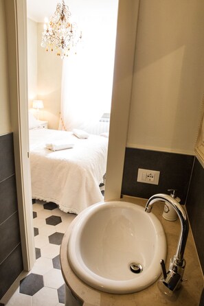 3 chambres, fer et planche à repasser, Wi-Fi gratuit, draps fournis