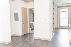 1 bedroom, desk, iron/ironing board, WiFi