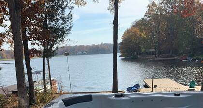 Beautiful, spacious, lakefront home large lot, firepit, hot tub, and more