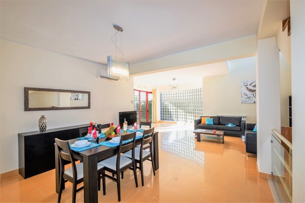 Dining - Villa w/ Heated Pool at Albufeira Marina (Albufeira)
