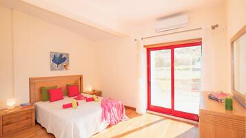 3 bedrooms, in-room safe, iron/ironing board, free WiFi