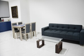 Smart TV, ping pong, books - Downtown Quito apartment near Plataforma Financier (Quito)