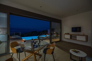 Dining - Messinian Riviera Villas (Petalidi)