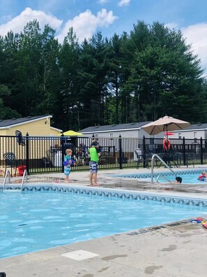 Piscine extérieure, piscine chauffée