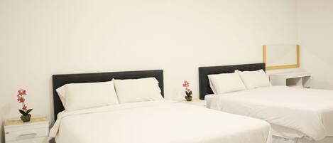 2 bedrooms, in-room safe, desk, iron/ironing board