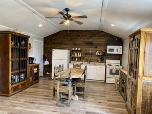 Fridge, microwave, oven, stovetop -  Secluded Casita on the Crystal Clear Nueces River (Uvalde)