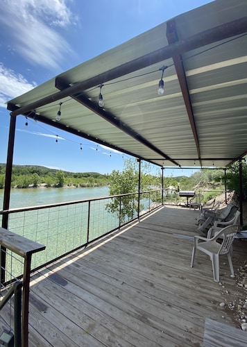  Secluded Casita on the Crystal Clear Nueces River