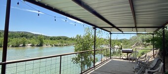  Secluded Casita on the Crystal Clear Nueces River