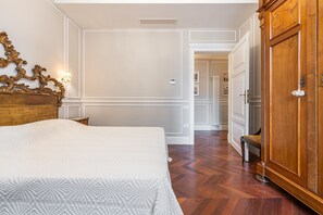 3 sovrum, värdeförvaringsskåp på rummet och strykjärn/strykbräda