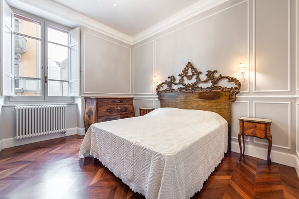 3 bedrooms, in-room safe, iron/ironing board, free WiFi